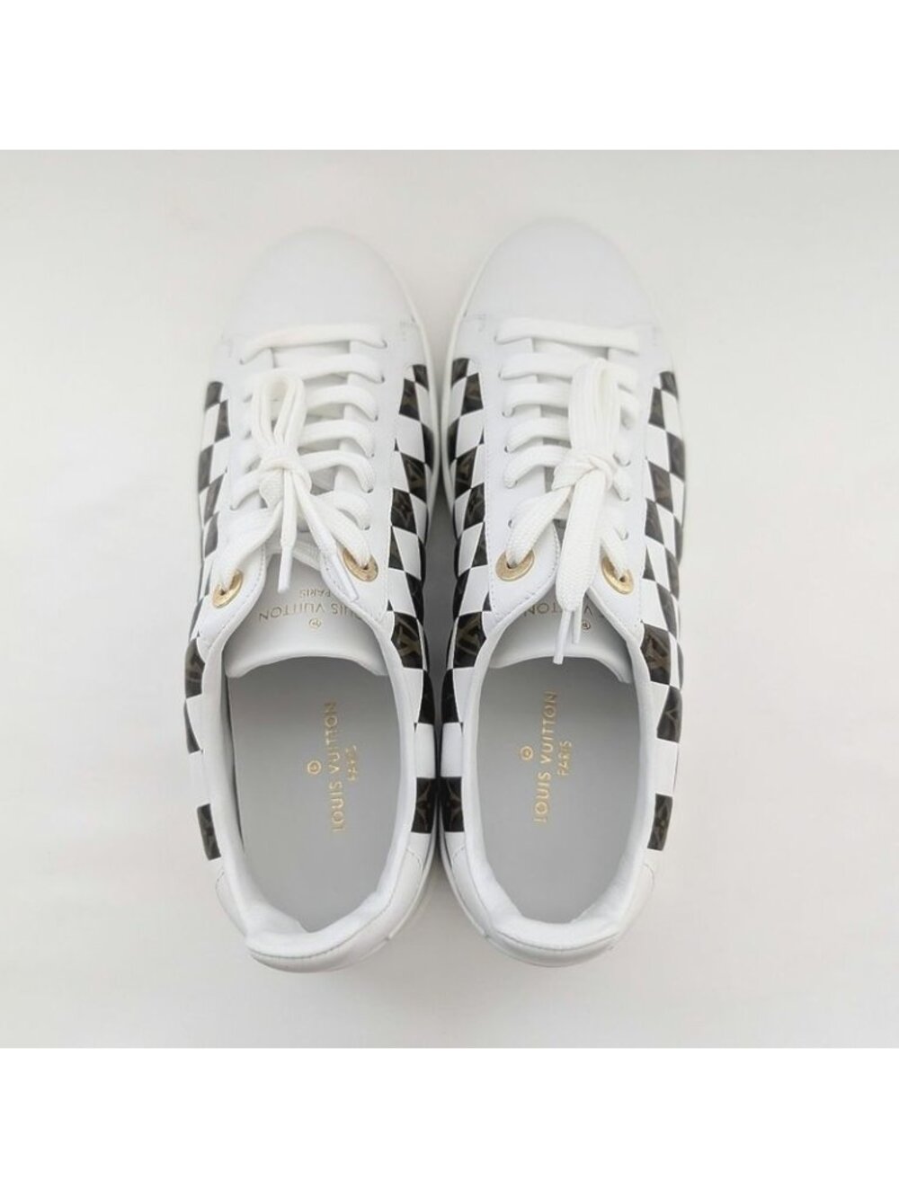 Louis Vuitton Front Row Sneaker - Picture 7 of 10